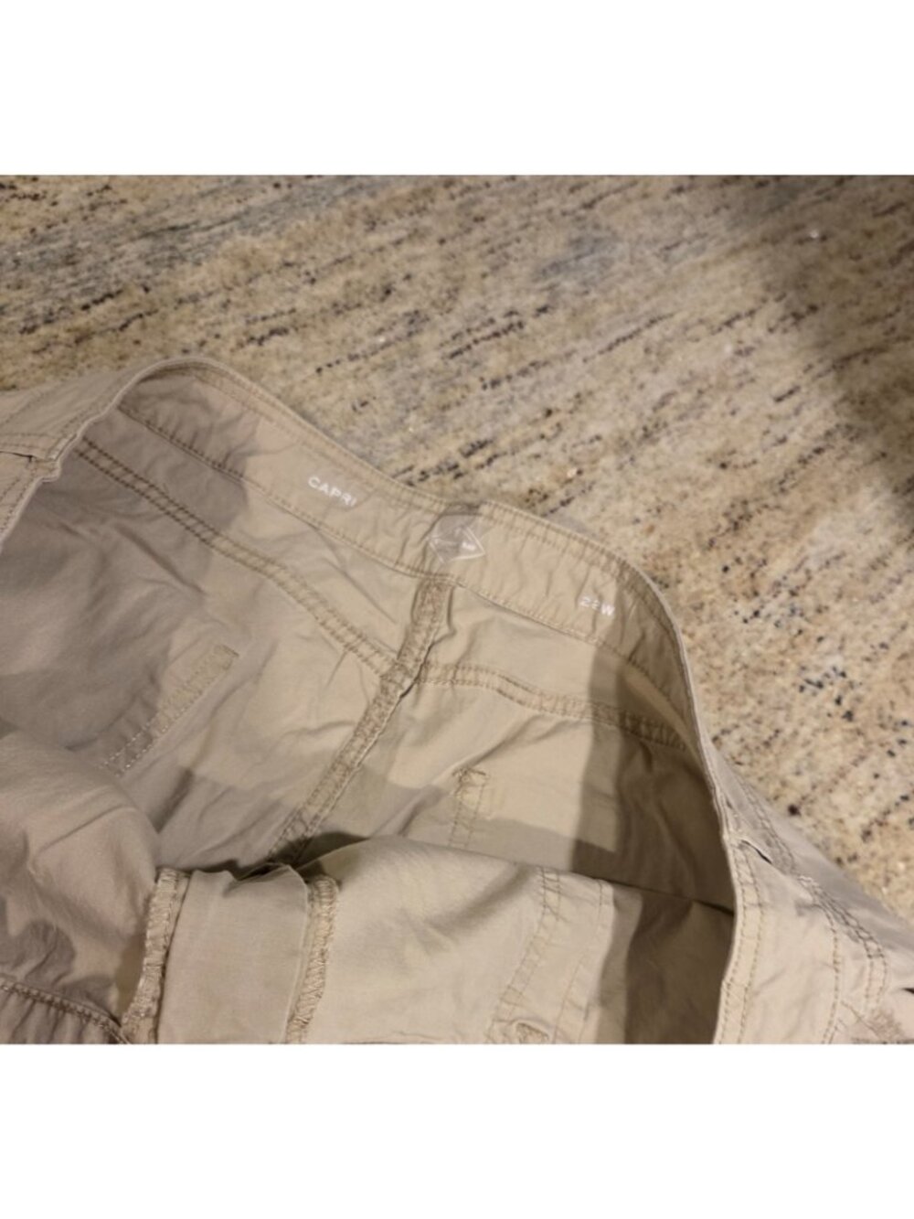 Woman’s 22W St. John’s Bay Capri Pants Tan Cargo Pockets Drawstring Cinch Hem - Picture 10 of 16